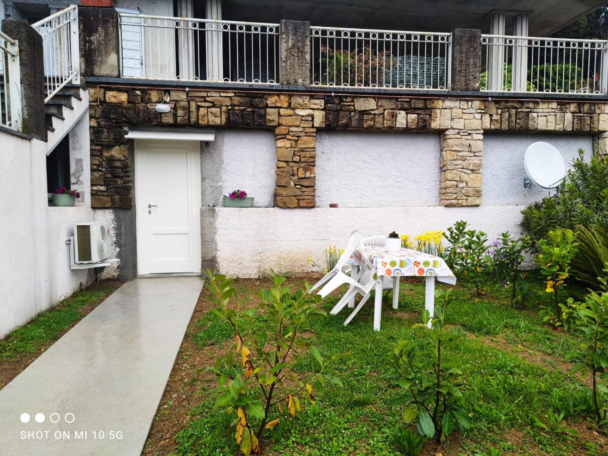 Swimming And Sun Apartment Gandosso Exterior photo